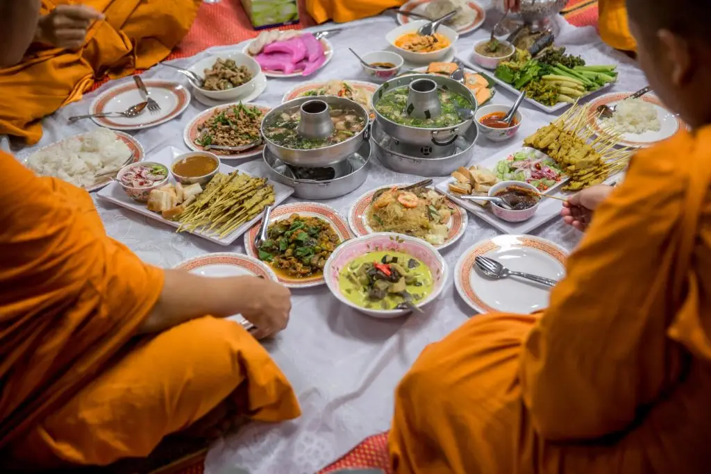 อาหารแนะนำสำหรับถวายพระสงฆ์