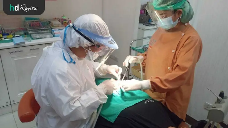คุณหมอของ The Orange Dental Clinic