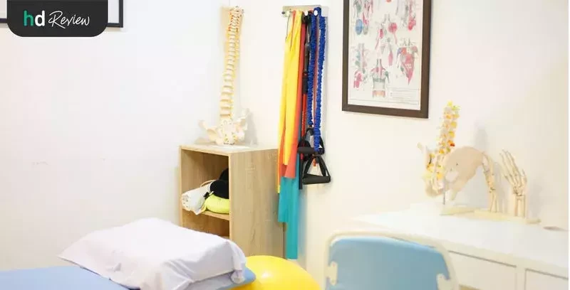 บรรยากาศภายในห้องรักษาอาการออฟฟิศซินโดรม ที่ Newton Em Physiotherapy Clinic