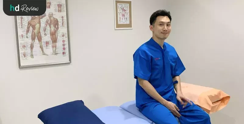 ผู้ใช้บริการยืดกล้ามเนื้อทั้งตัว (Physio Stretch) โดยนักกายภาพบำบัด