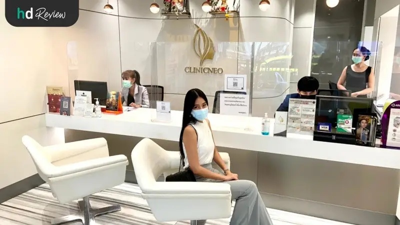 ภาพผู้ใช้บริการรักษาหลุมสิว ด้วยเลเซอร์ FINE SCAN 1550 ที่ Clinic Neo
