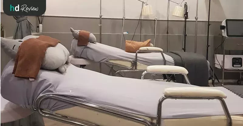 บรรยากาศภายในห้องทำ Derma Pen ที่ The Cocktail Clinic