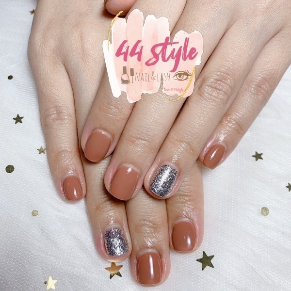 รีวิว ทาสีเล็บมือ ที่ 44 Style