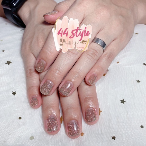 รีวิว ทาสีเล็บมือ ที่ 44 Style