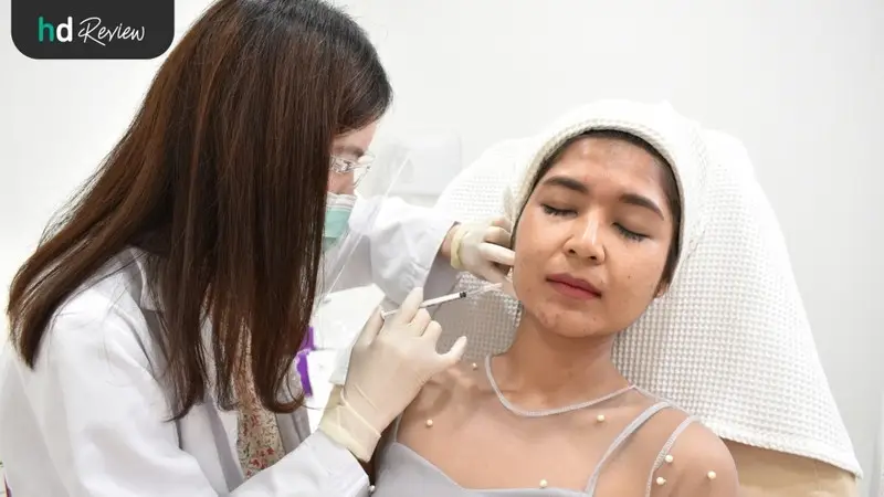 คุณหมอฉีดโบท็อกซ์บริเวณกราม ที่ Bless Clinic สุพรรณบุรี