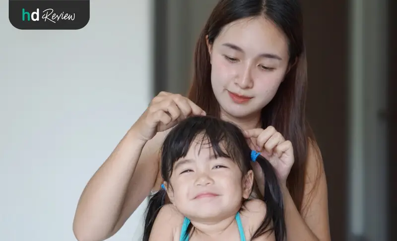 เก็บตัวอย่างเส้นผมให้ลูกสาวเพื่อตรวจภูมิแพ้อาหารแฝงกับ MyWelltality