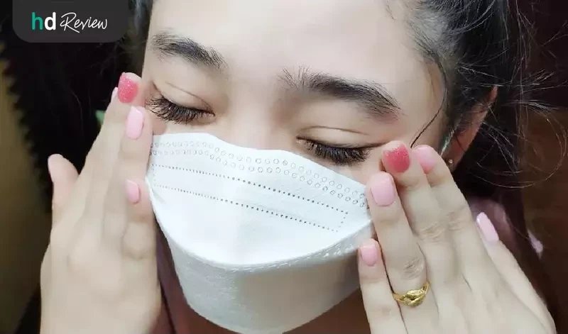 ทาเล็บและต่อขนตาที่ Laks Thai Beauty