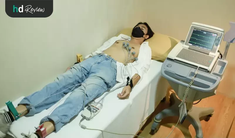 ระหว่างตรวจคลื่นไฟฟ้าหัวใจ EKG ที่ BAAC