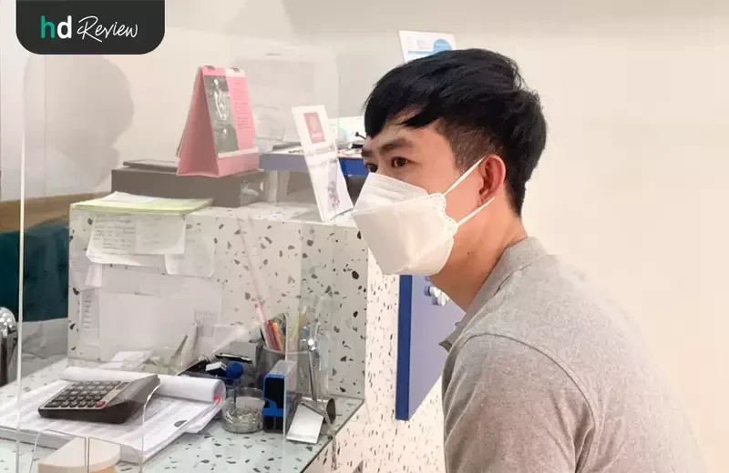 รอทำวีเนียร์ แปะฟันขาว ด้วยวีเนียร์คอมโพสิต ที่ Grace Dental Clinic