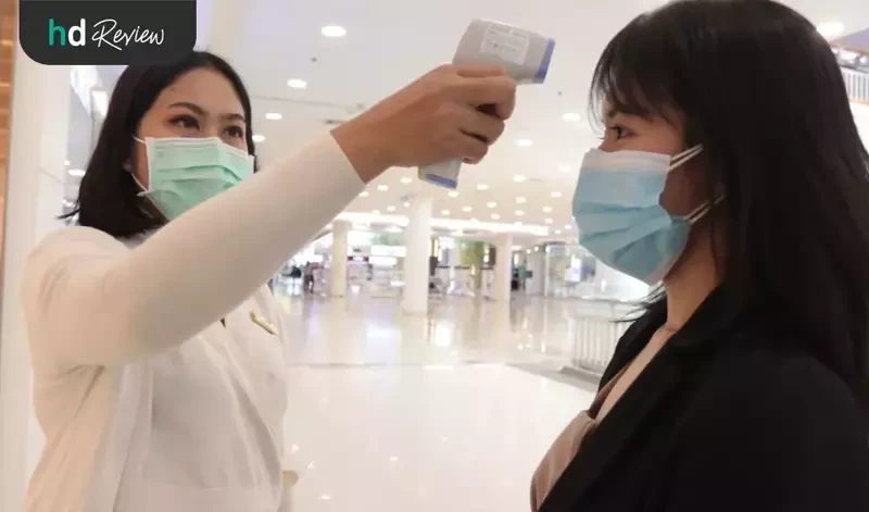 ตรวจคัดกรองโควิดก่อนเข้าคลินิกที่La Grace Clinic สาขาฟิวเจอร์พาร์ค รังสิต
