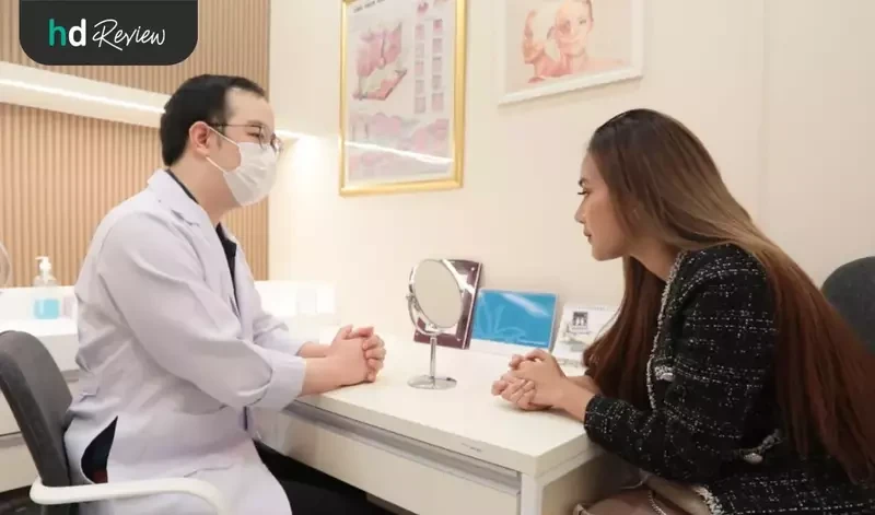 ปรึกษาแพทย์ก่อนฉีดฟิลเลอร์ใต้ตา Restylane แก้ปัญหาใต้ตาคล้ำ ที่ La Grace Clinic