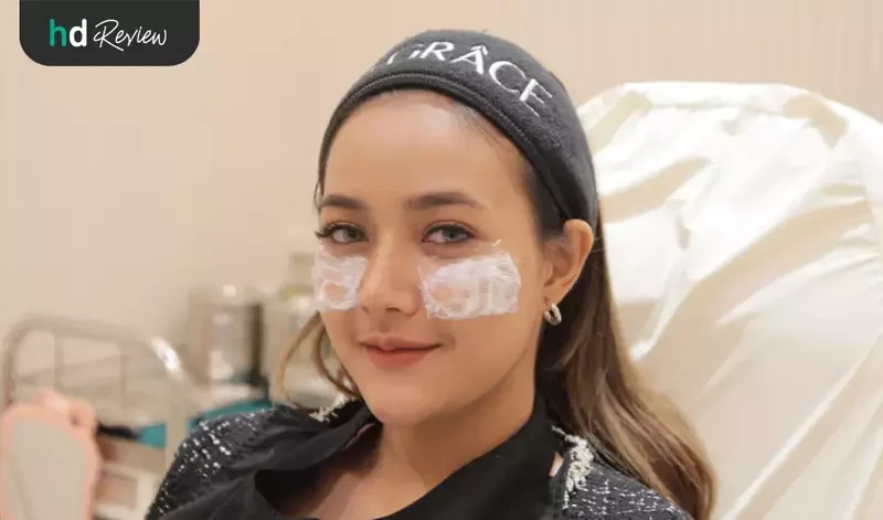 แปะยาชาก่อนฉีดฟิลเลอร์ใต้ตา Restylane แก้ปัญหาใต้ตาคล้ำ ที่ La Grace Clinic