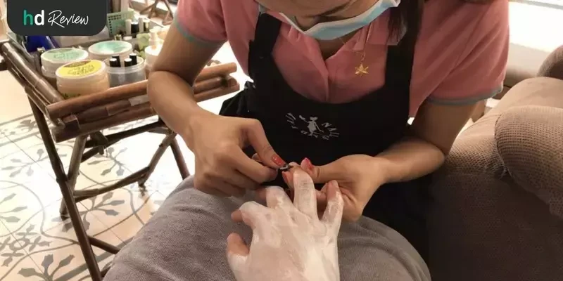 ขั้นตอนการทำสปามือเท้า ทาเล็บ ที่ Nail Parfait