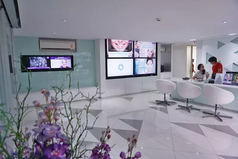 บรรยากาศของศูนย์ทันตกรรม APEX Dental Center (สาขาเพลินจิต)
