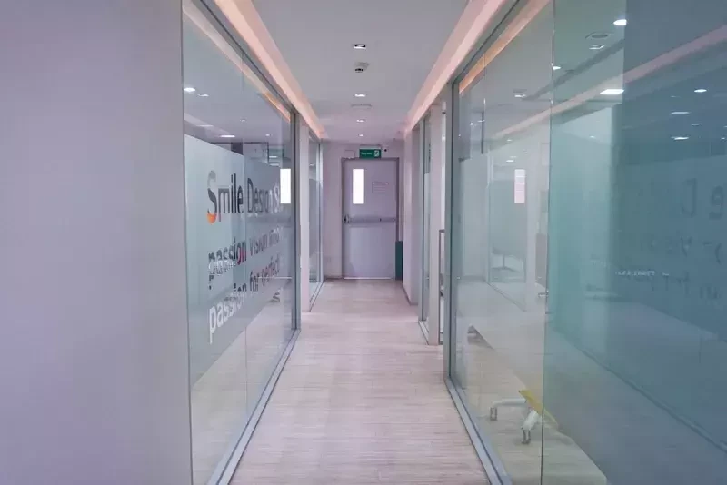 บรรยากาศของศูนย์ทันตกรรม APEX Dental Center (สาขาเพลินจิต)