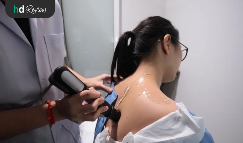 ทำกายภาพบำบัด ผ่อนคลายกล้ามเนื้อ หลังนวดจัดกระดูก Chiropractic ที่ D Spine Clinic