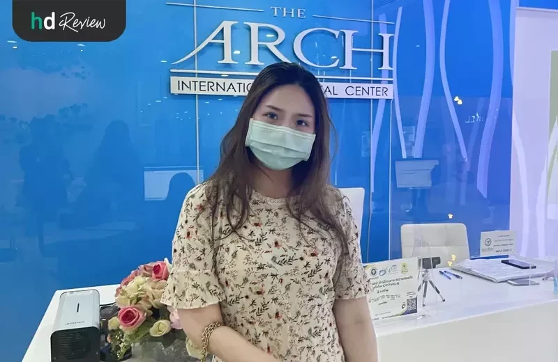 ผู้ใช้บริการฟอกสีฟัน ด้วยระบบ Cool Light ที่ The ARCH Dental Center
