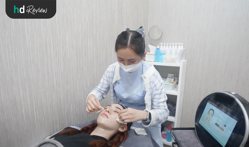 เช็ดทำความสะอาดหน้าก่อนทำ Hifu Plus