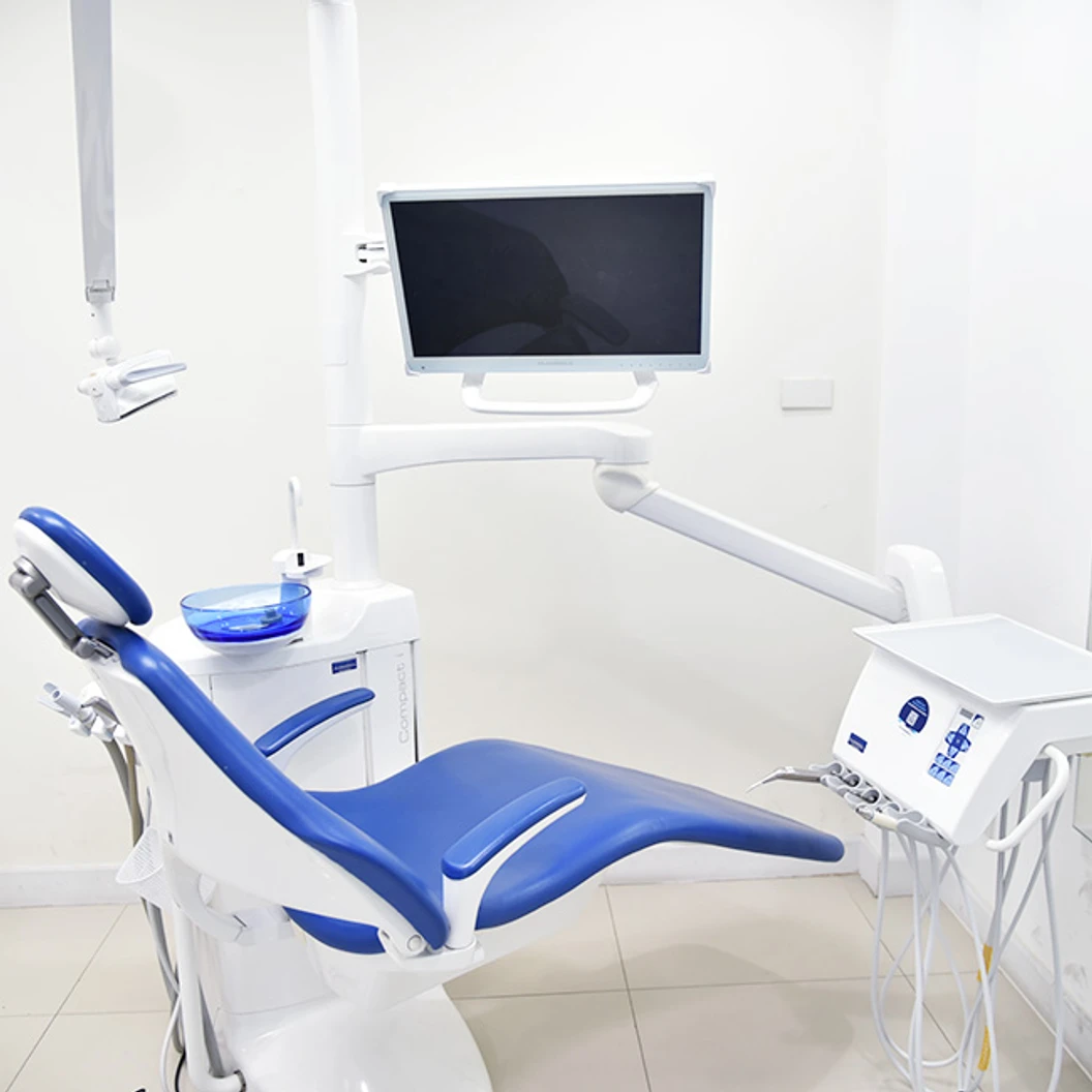 จัดฟันโลหะ 2 ชิ้น ที่ Dental Planet Clinic