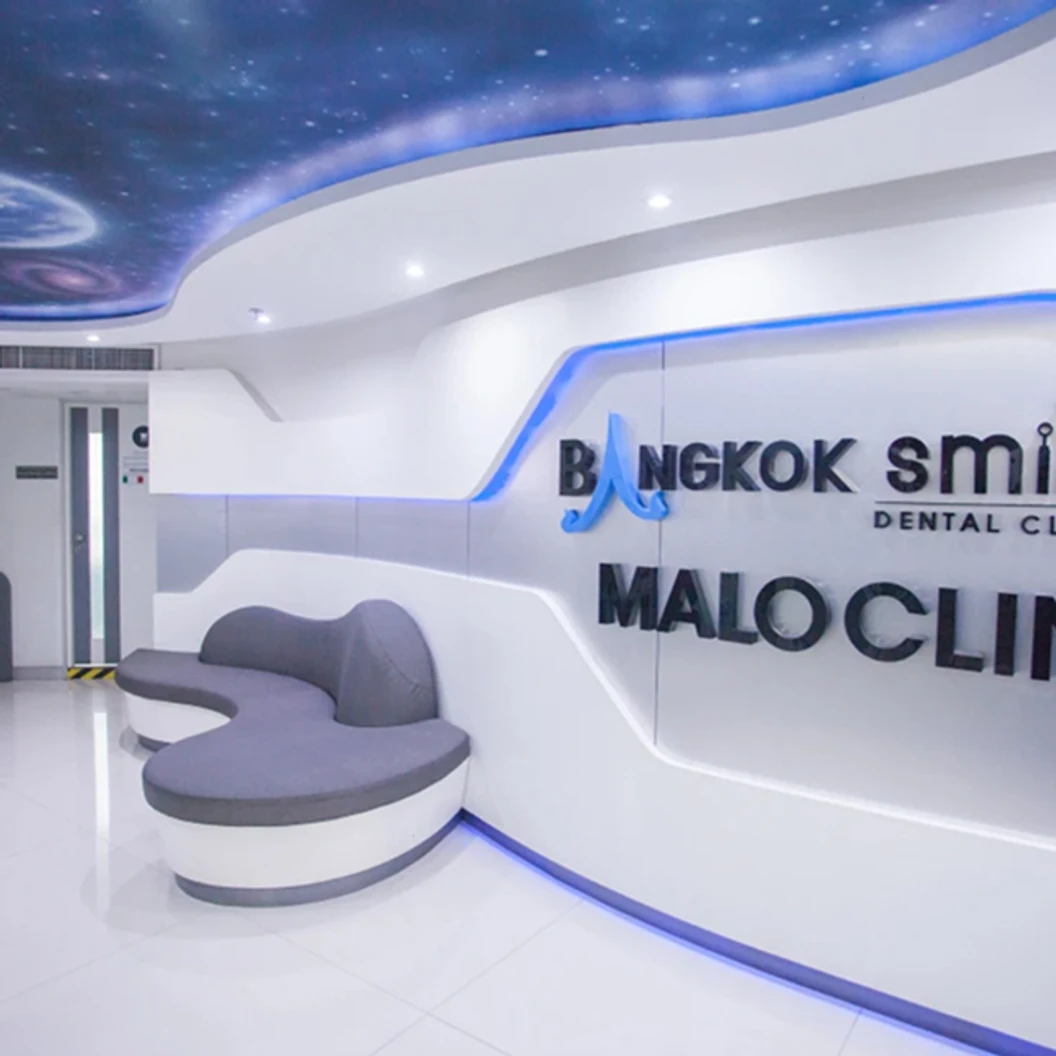 จัดฟันแบบโลหะ 2 ชิ้น พร้อมติดเครื่องมือครั้งแรก ที่ Bangkok Smile Dental