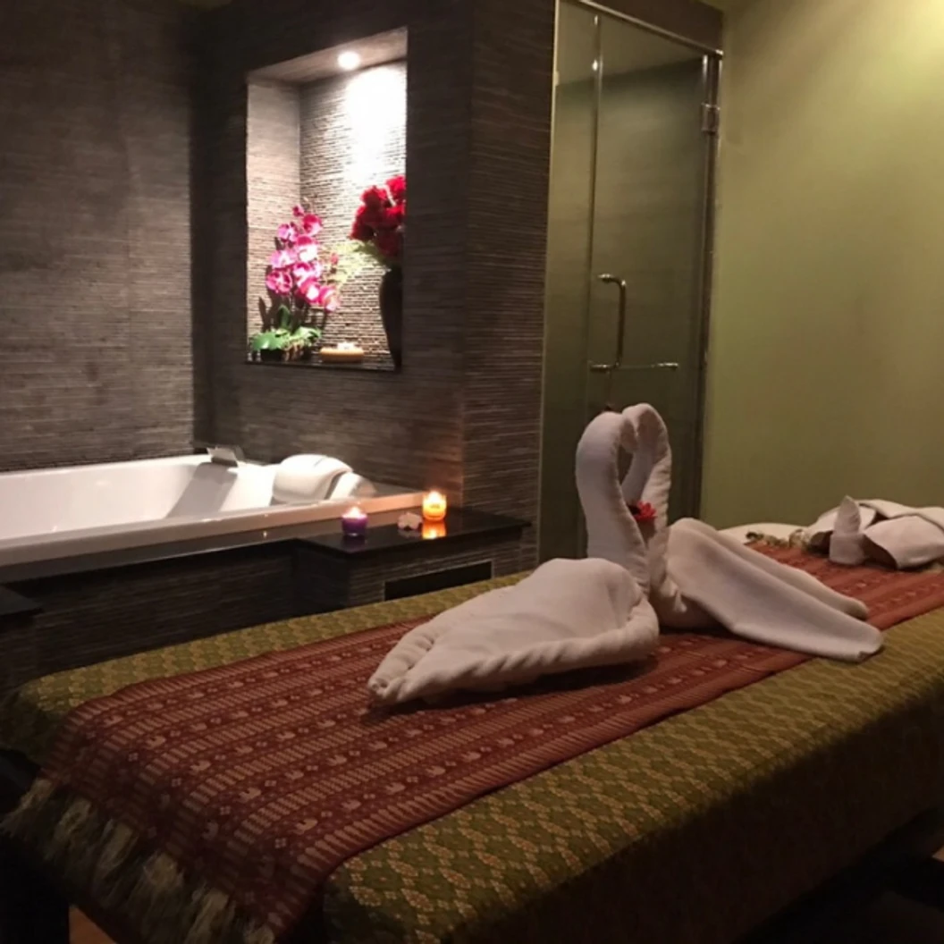 สปาผิวระเบิดขี้ไคล ตามแบบฉบับลักษณ์ไทย 60 นาที 1 ครั้ง ที่ Laks Thai Massage