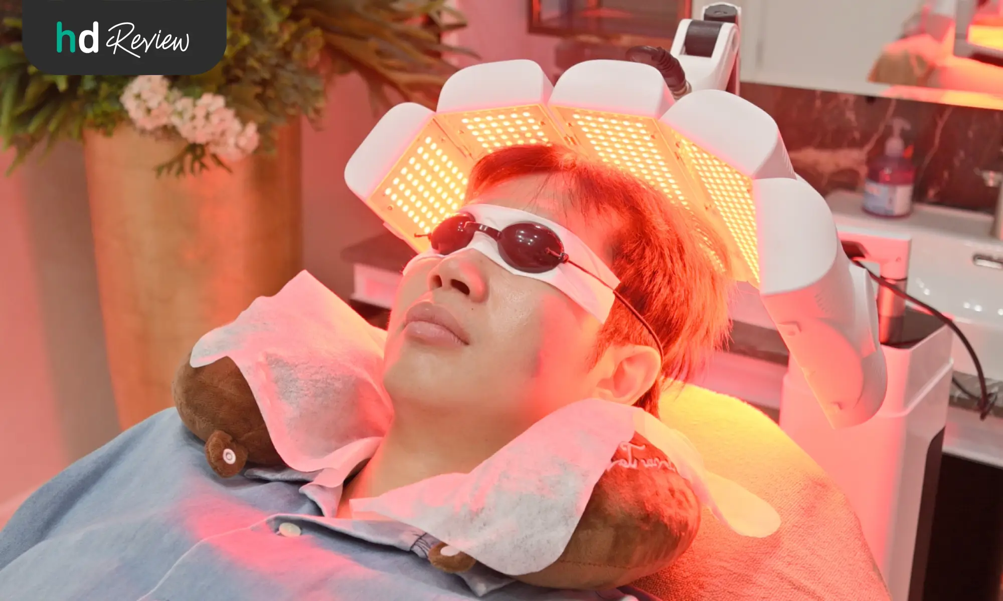 รีวิวรักษาผมร่วง ผมบาง ภายใน 4 ขั้นตอน กับ Hair Regrowth Program ที่ Wellnis Clinic 9 ฉายแสงสีแดงรักษาผมบาง