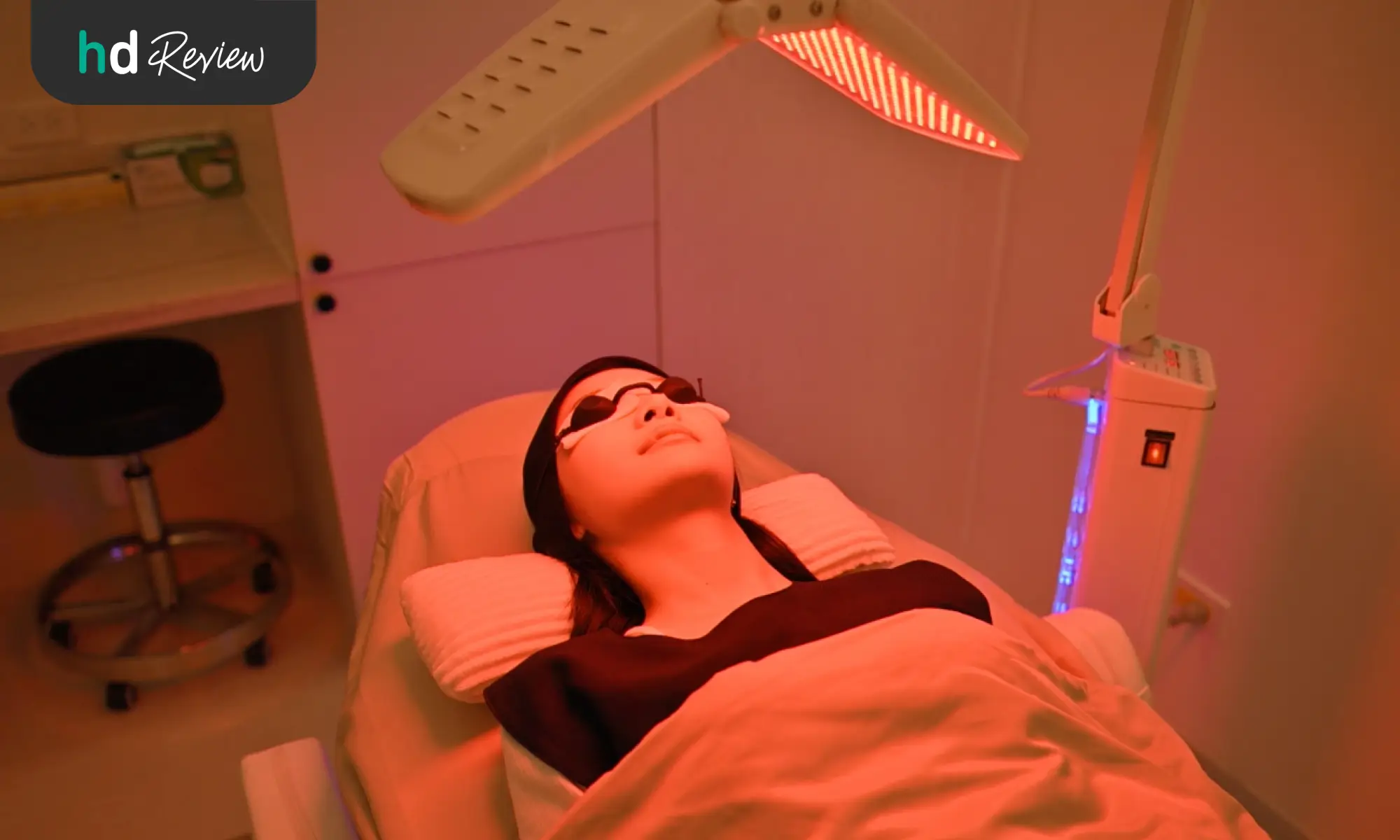 รีวิววิเคราะห์ใบหน้าก่อนทำสวยด้วยโปรแกรม The Ultimate Pre-Assessment ที่ AM International Hospital 13 โปรแกรม Glow Biolight