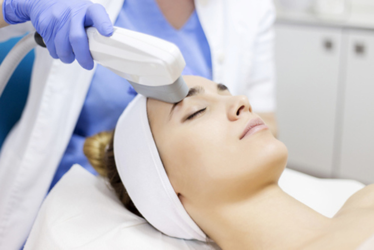 ทำ HIFU ด้วยเครื่อง Elfu 300 ช็อต บริเวณใบหน้าหรือคอ 1 ครั้ง ที่ Millennium Anti Aging Clinic