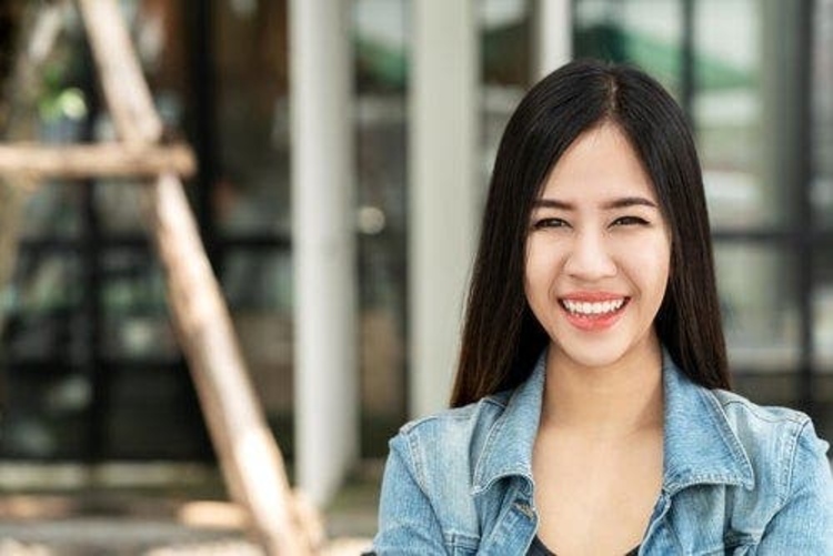 ชุดฟอกสีฟันที่บ้าน พร้อมขูดหินปูน ที่ Smile & Shine Dental (คลินิกทันตกรรมสไมล์แอนด์ชายน์)