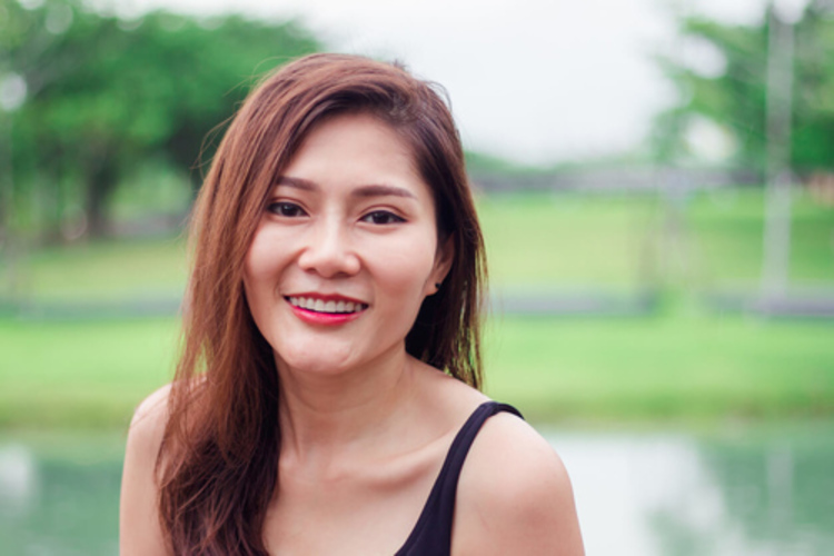 ฟอกสีฟัน ด้วยน้ำยาจากอเมริกา ที่ Deezy Dental Home