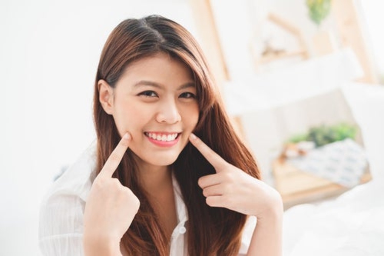ชุดฟอกสีฟันที่บ้าน ที่ About Tooth Dental Clinic