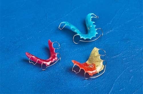 ทำรีเทนเนอร์ แบบลวด 1 ชิ้น ฟันบนหรือล่าง ที่ บ้าน ฟ. ฟัน คลินิกทันตกรรม (Baanforfun Dentistry)