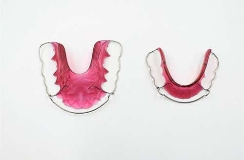 ทำรีเทนเนอร์แบบลวด 2 ชิ้น ฟันบนและล่าง ที่ Lets Smile Dental Clinic