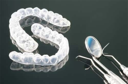 คอร์สจัดฟันแบบใส Invisalign i7 ฟันบนและล่าง ที่ Deezy Dental Home