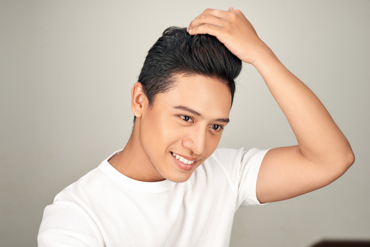 ปลูกผม แบบ FUT หรือ FUE ไม่เกิน 1500 กราฟต์ ที่ GROW & GLOW Clinic