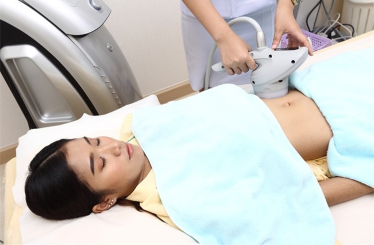 สลายไขมันด้วยความเย็น LipoFreeze 1 บริเวณ ที่ Moji Clinic