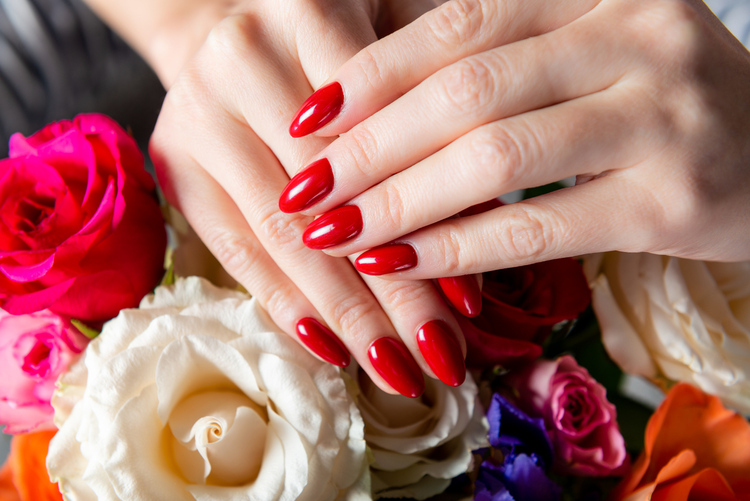 ทาสีเล็บมือ 2 ข้าง ด้วยสีเจล 1 ครั้ง ที่ Nnails