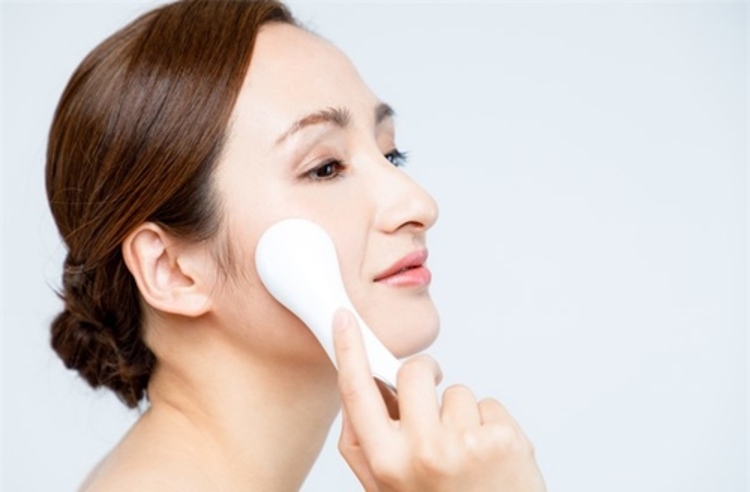 ทำ Ulthera จำนวนไลน์ขึ้นอยู่กับแพทย์ประเมิน ทั่วใบหน้า 1 ครั้ง ที่ Parapin Clinic (ภราภิญ คลินิก)