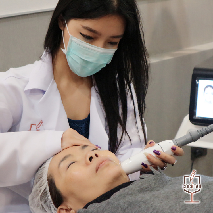 คอร์สทำ HIFU 3000 ช็อต ทั่วใบหน้า 2 ครั้ง ที่ The Cocktail Clinic