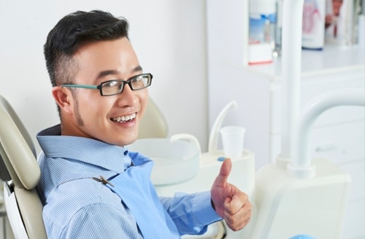 ฟอกสีฟันที่คลินิก ด้วยระบบ Zoom ที่ Zenitoni Dental Clinic