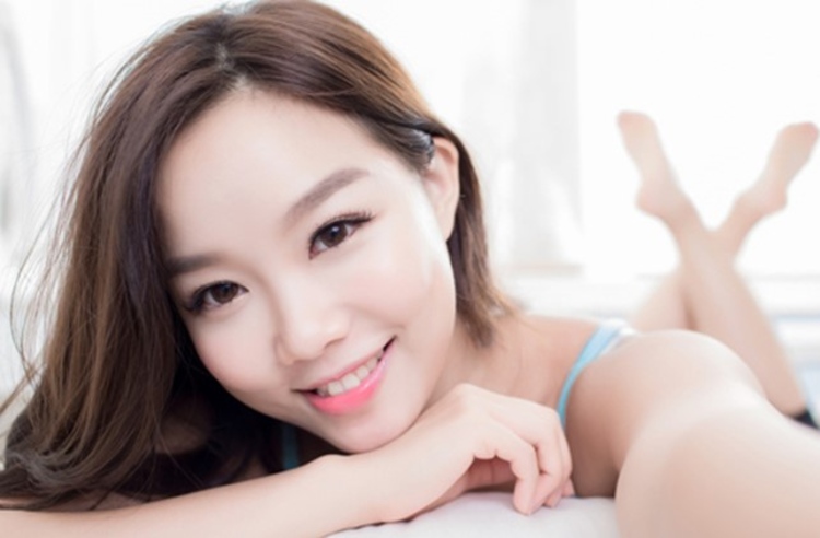 เลเซอร์ Dual Yellow แก้ปัญหาจุดด่างดำ รอยสิว บริเวณใบหน้า 1 ครั้ง ที่ The Clover Clinic