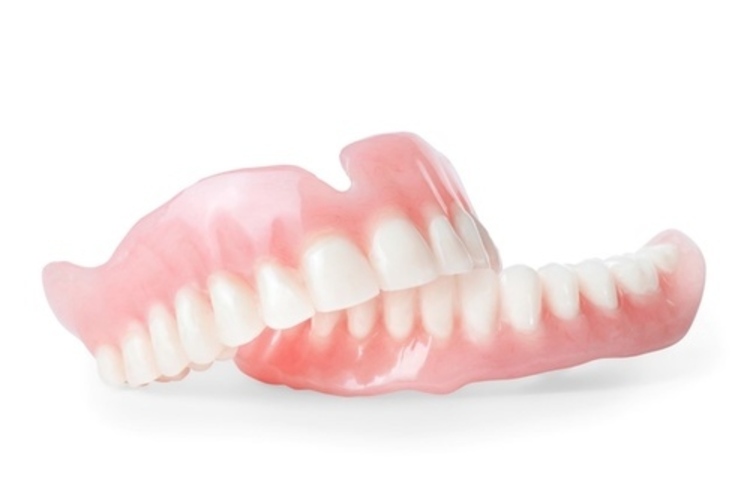 ทำฟันปลอมโครงพลาสติก ชนิดถอดได้ พร้อมฟันซี่แรก 1 ซี่ ที่ Nouveau Dental Home Clinic (นูโว เดนตอล โฮม)