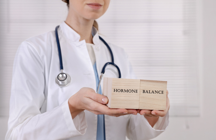 ตรวจวิเคราะห์ระดับฮอร์โมนในเลือด ปรับสมดุลฮอร์โมนเฉพาะบุคคล (Hormone Balance Program) 1 ครั้ง และรับวิตามินบำรุงสำหรับ 30 วัน ที่ W9 Wellness Center โรงพยาบาลพระรามเก้า