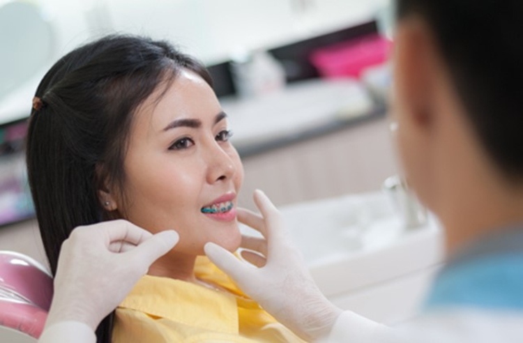 จัดฟันแบบโลหะ ที่ Dentistry Dental Clinic