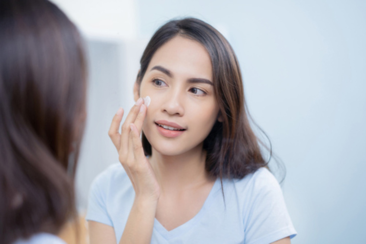 ทำทรีตเมนต์ลดเลือนริ้วรอย ด้วยสารสกัด Growth Factor (Growth Factor Anti-Aging Skin Revitalize) ที่ KIHS Clinic