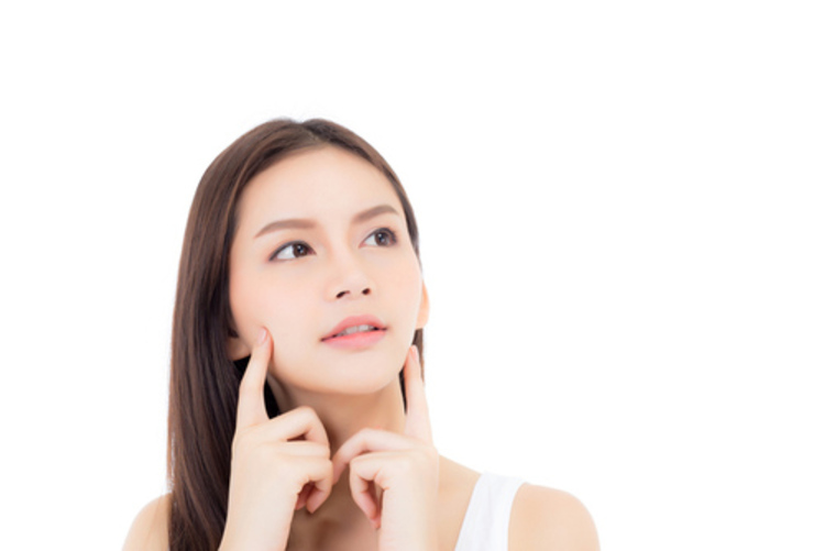 ฉีดฟิลเลอร์เกาหลี Neuramis บริเวณร่องแก้ม 1 ซีซี 1 ครั้ง ที่ Millennium Anti Aging Clinic