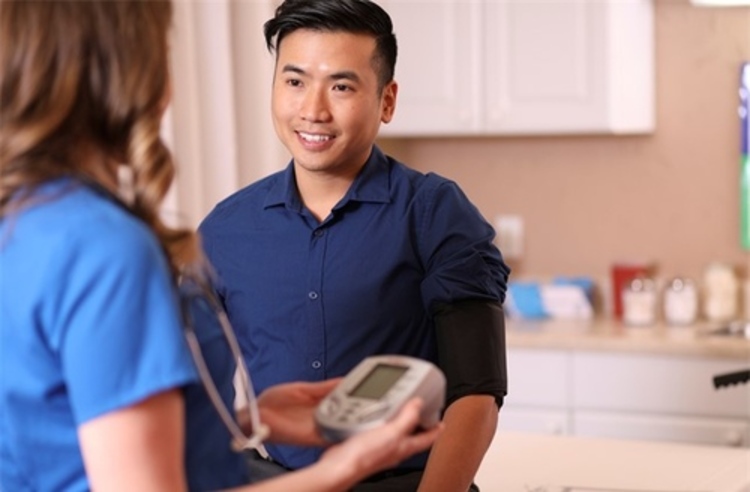 แพ็กเกจตรวจสุขภาพก่อนเข้างาน 3 รายการ สำหรับผู้ชาย (100 ท่านขึ้นไป) ที่ Medical Line Lab