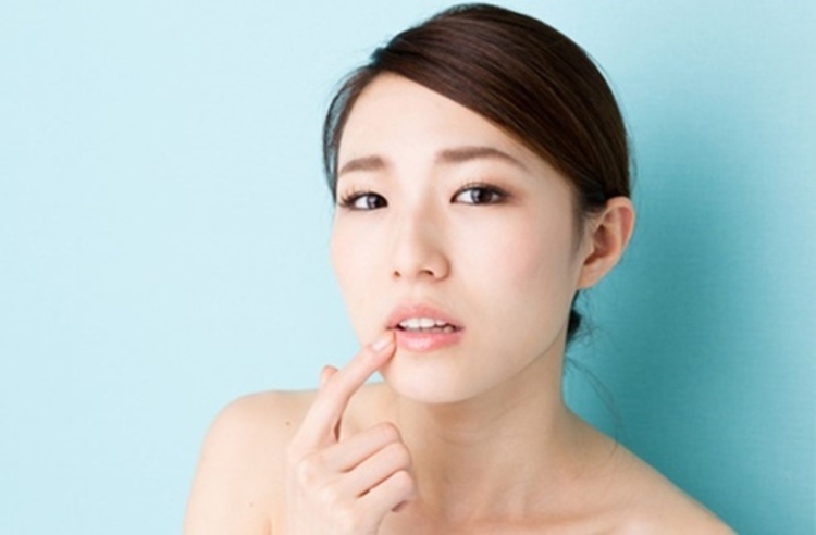 ฉีดสารเติมเต็ม Neuramis บริเวณริมฝีปาก 1 ซีซี 1 ครั้ง ที่ Divine Aesthetic Clinic