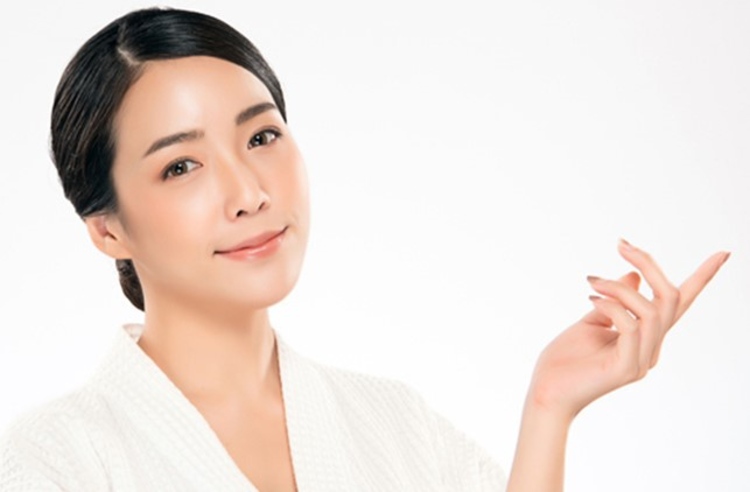 ทำ HIFU ด้วยเครื่อง Ultraformer III 400 ช็อต ยกกระชับหน้า แก้ปัญหาผิวหย่อนคล้อย 1 ครั้ง ที่ Dr. Pam Clinic