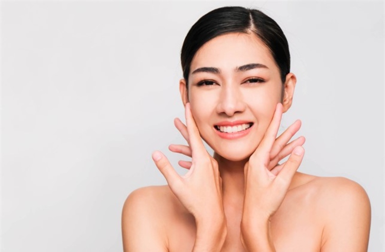 ทำ HIFU ด้วยเครื่อง Ultraformer III 800 ช็อต ยกกระชับหน้า แก้ปัญหาผิวหย่อนคล้อย 1 ครั้ง ที่ Dr. Pam Clinic